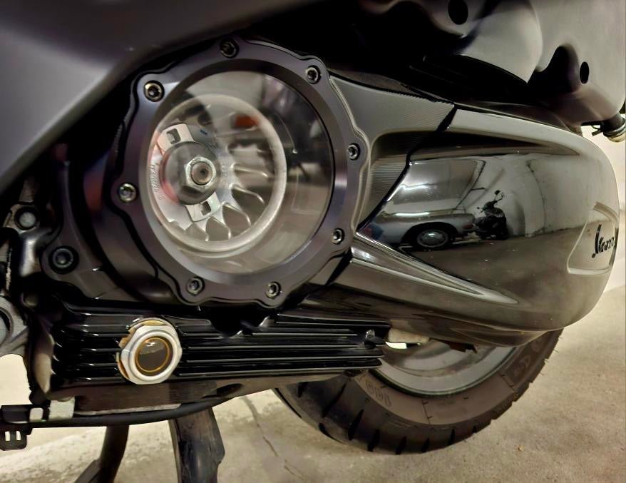 Set - Ölwanne Buchsenfuchs & Variodeckel „V1“ BLACK EDITION mit Schauglas passend für Vespa GTS/GTS Super/GTV 300ccm HPE (`19-)